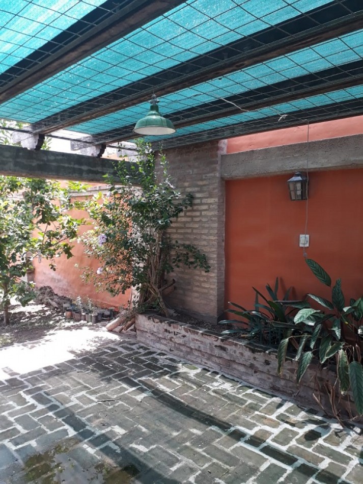 Increible propiedad sobre calle Augusto Lopez! 