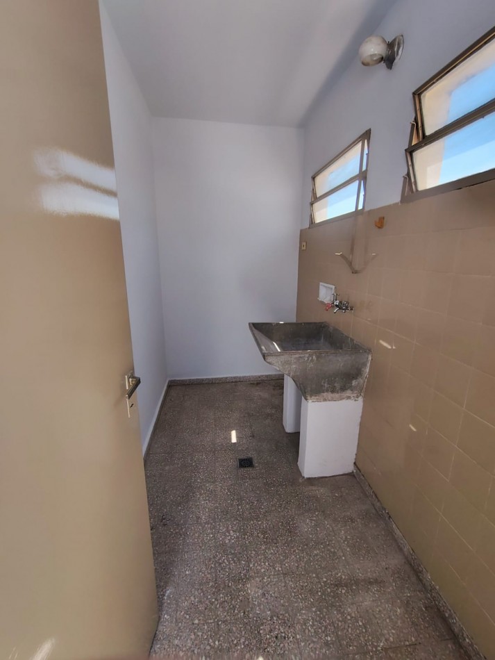 Departamento con terraza y asador