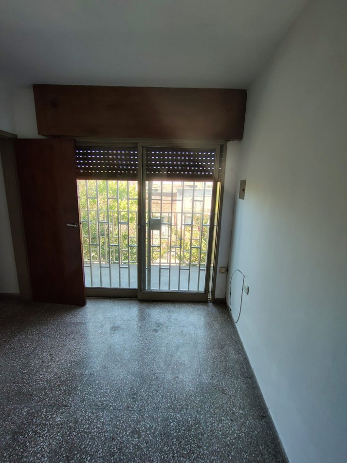 Departamento con terraza y asador